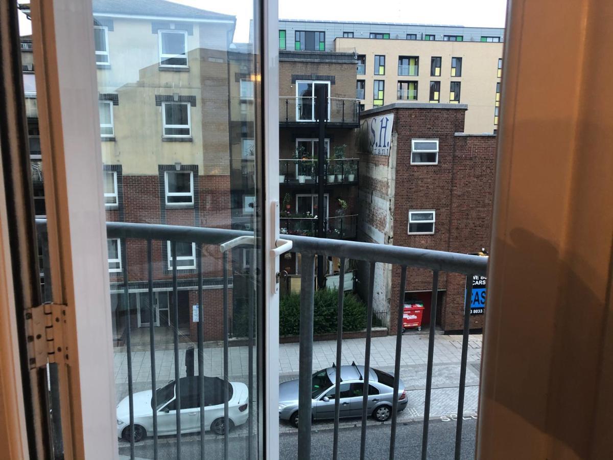 Honest City Centre Apartment 2 Southampton Eksteriør bilde